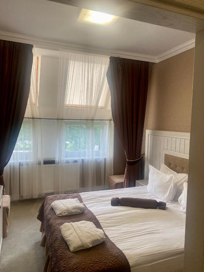 Boutique Hotel Deluxe 카미야네치포딜시키 외부 사진
