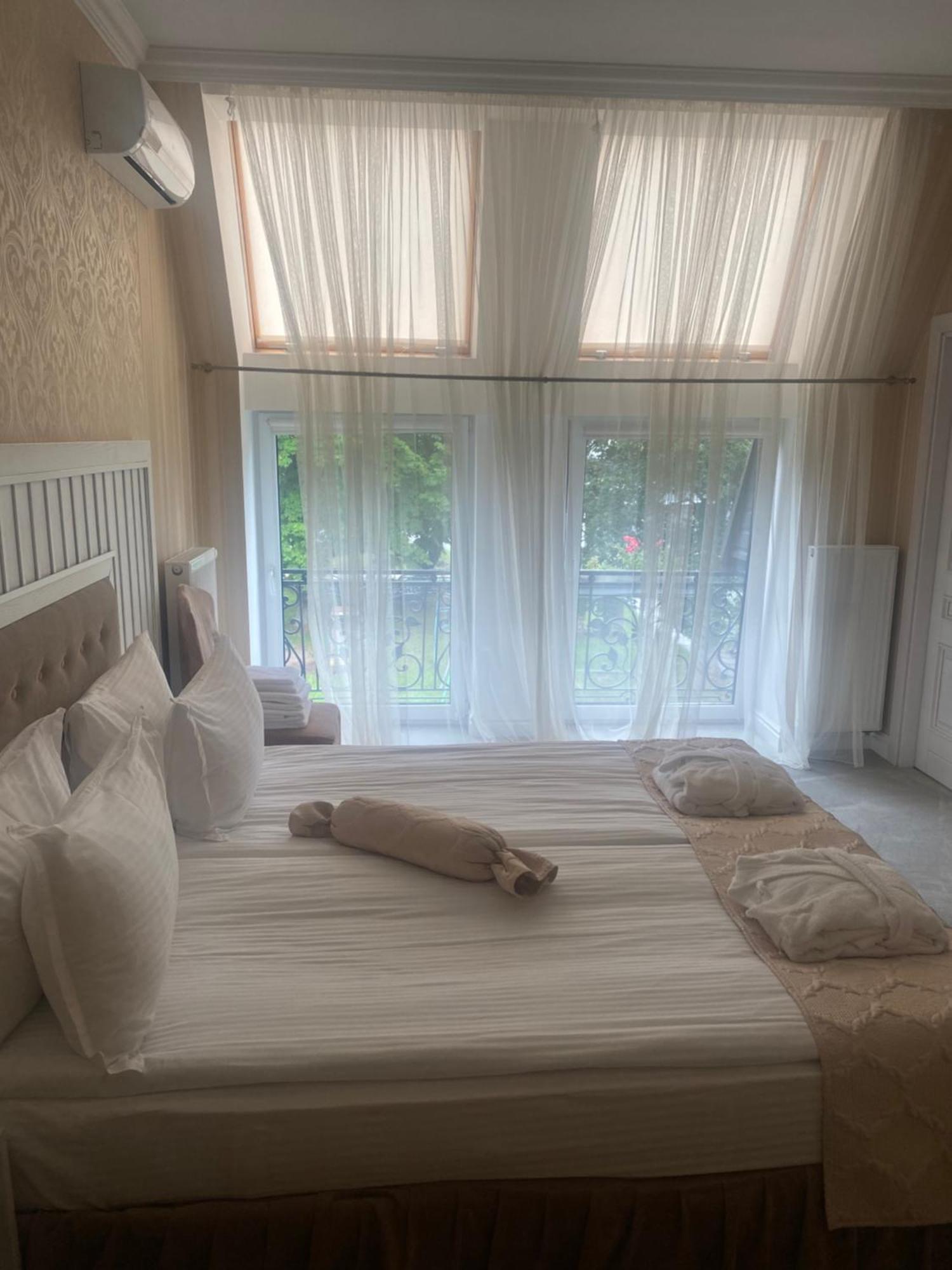 Boutique Hotel Deluxe 카미야네치포딜시키 외부 사진