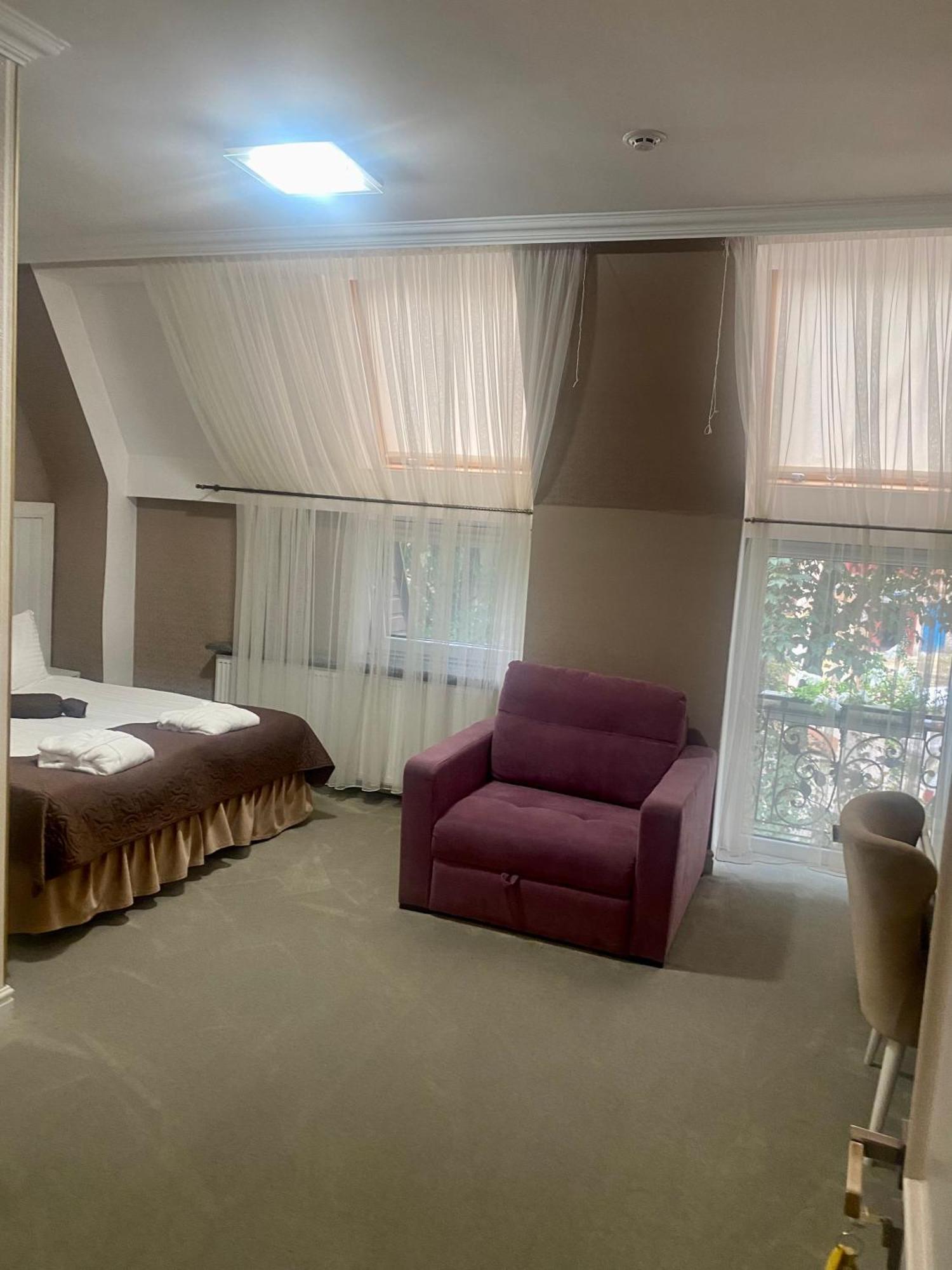Boutique Hotel Deluxe 카미야네치포딜시키 외부 사진
