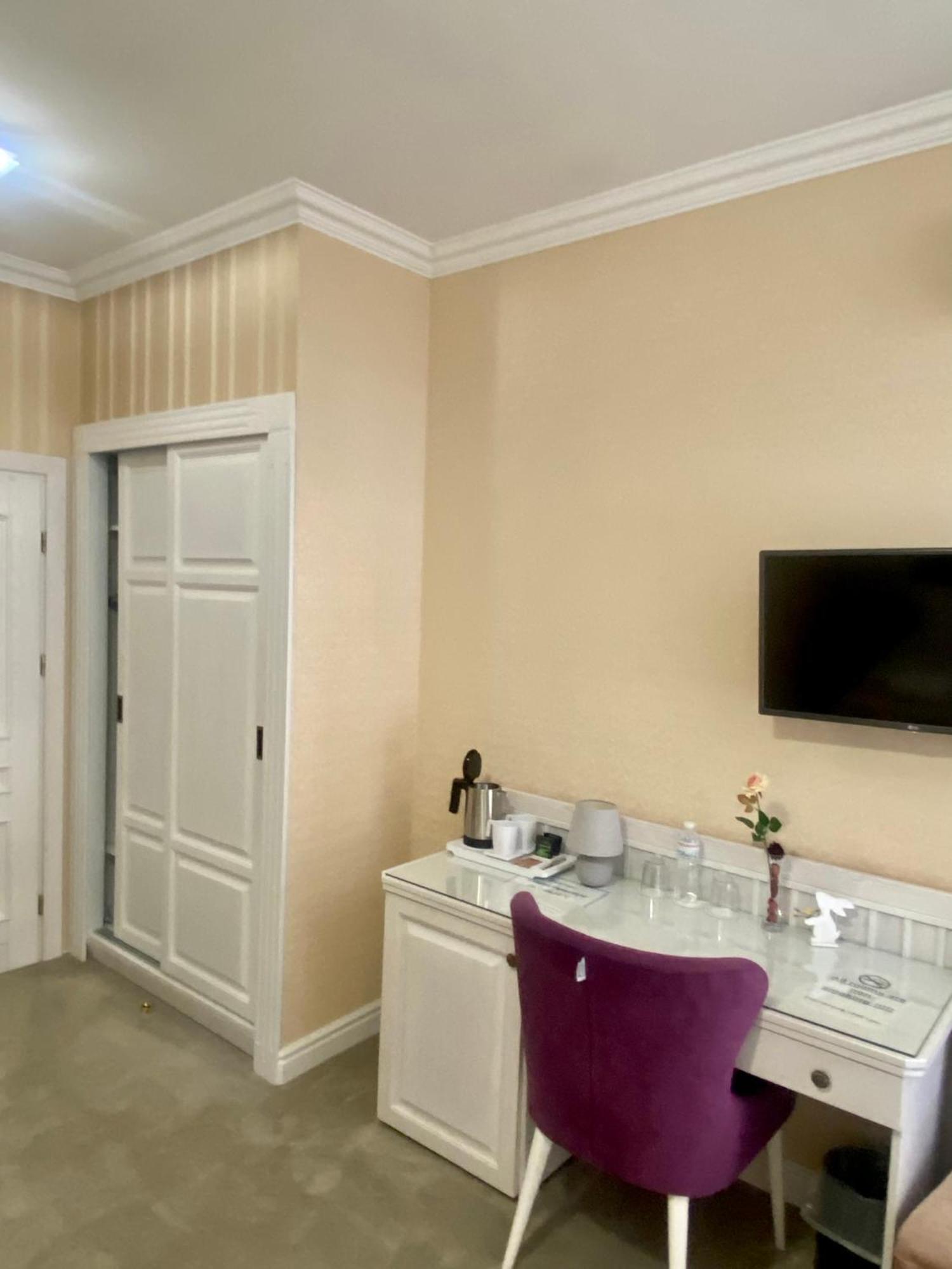 Boutique Hotel Deluxe 카미야네치포딜시키 외부 사진