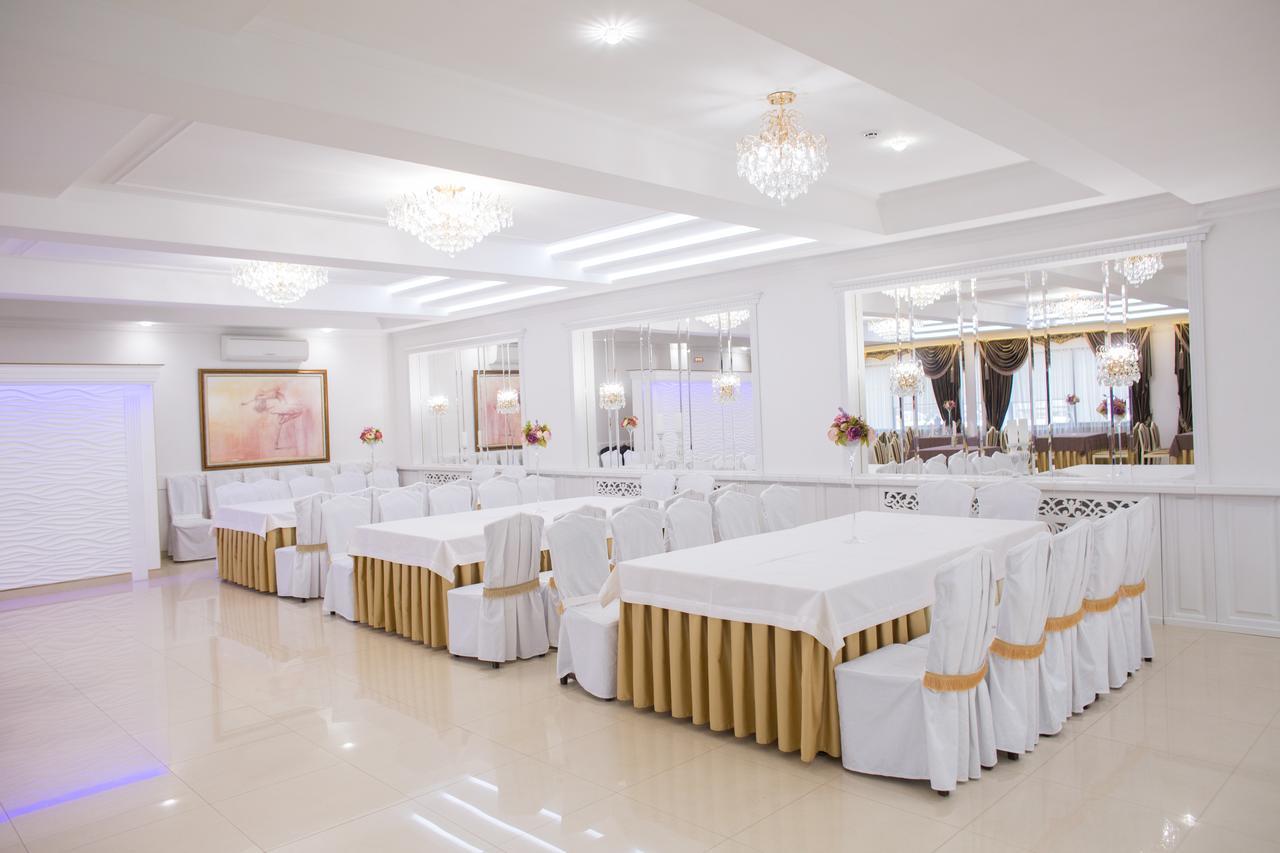 Boutique Hotel Deluxe 카미야네치포딜시키 외부 사진